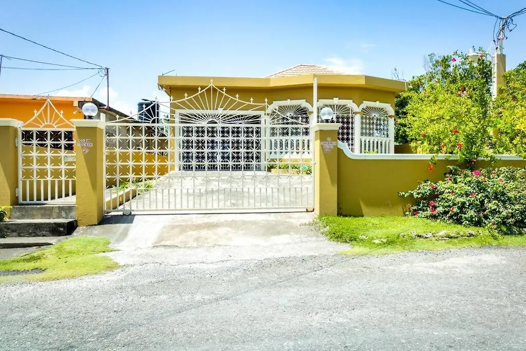 Cozy Locale - Gold Hotel Port Antonio 3*,